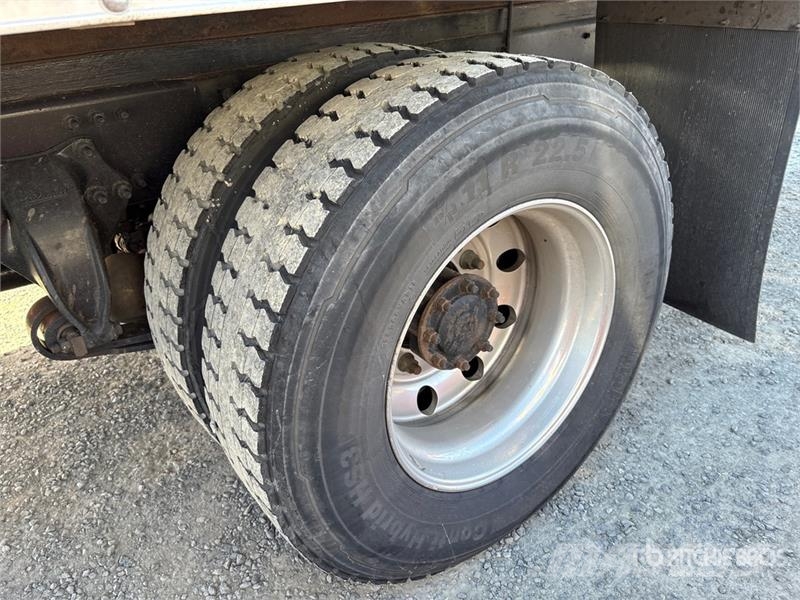 Freightliner M2106 4x2 Van Truck Caminhões baú