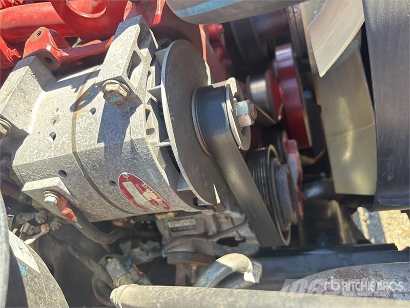 Freightliner M2106 4x2 Van Truck Фургони