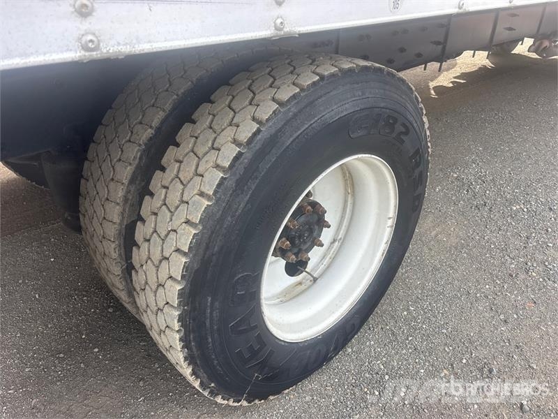 Freightliner M2106 4x2 Van Truck Camion cassonati