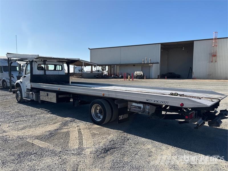 Freightliner M2106 4x2 Rollback Truck Hinausautot