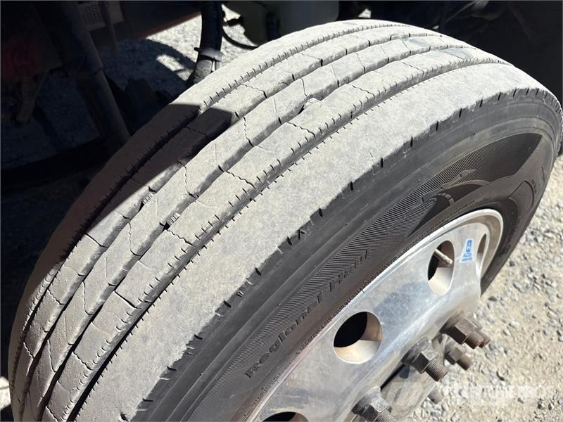 Freightliner M2106 4x2 Rollback Truck Евакуатори