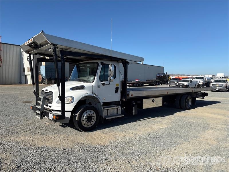 Freightliner M2106 4x2 Rollback Truck Hinausautot