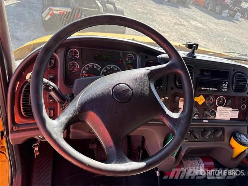 Freightliner M2106 4x2 Van Truck 탑차 트럭