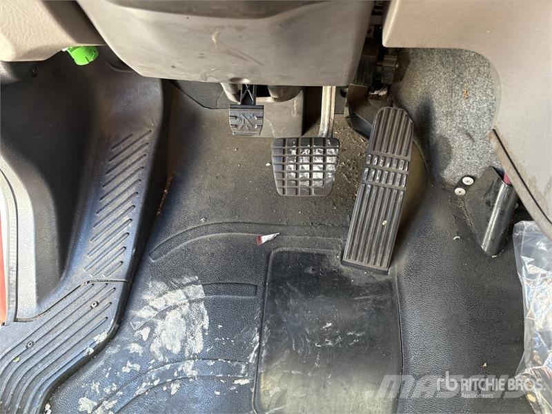 Freightliner M2106 4x2 Van Truck Fast kasse