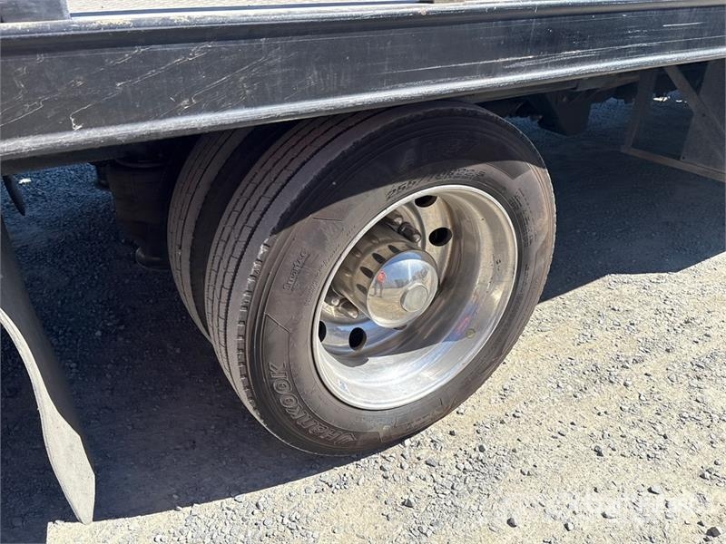 Freightliner M2106 4x2 Rollback Truck Евакуатори