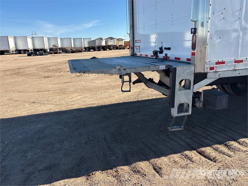 Freightliner M2106 4x2 Van Truck Camiones con caja de remolque