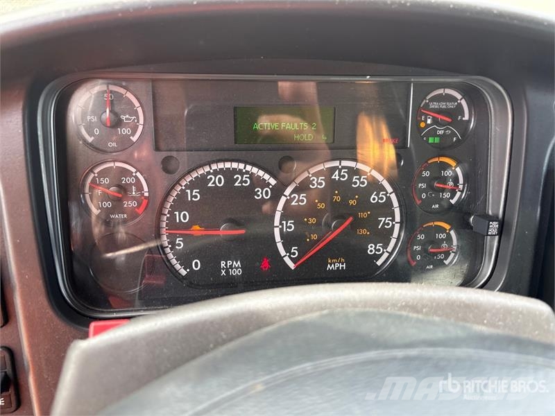 Freightliner M2106 4x2 Van Truck Каросерии