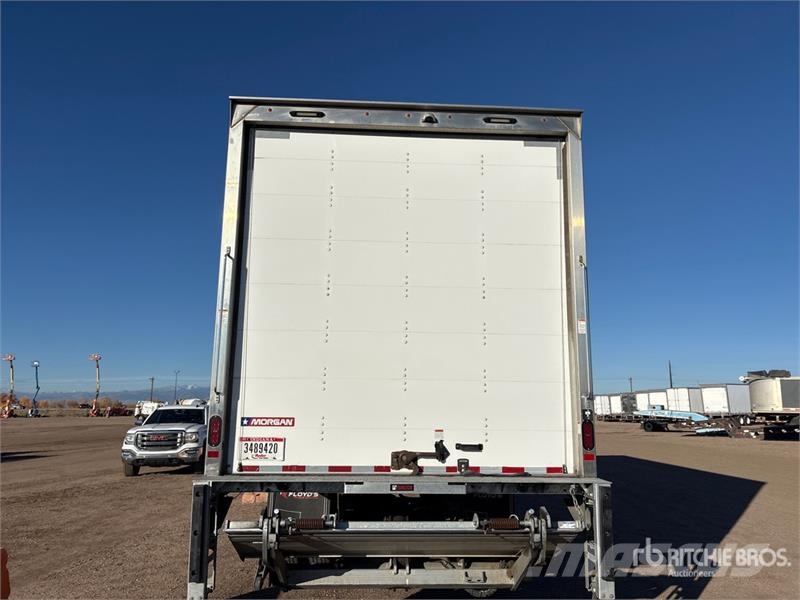 Freightliner M2106 4x2 Van Truck Camiones con caja de remolque