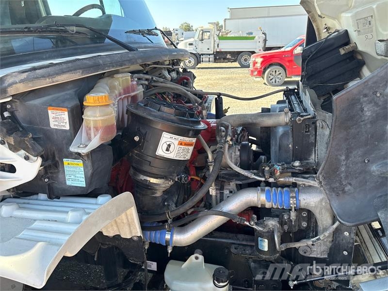 Freightliner M2106 4x2 Rollback Truck Hinausautot