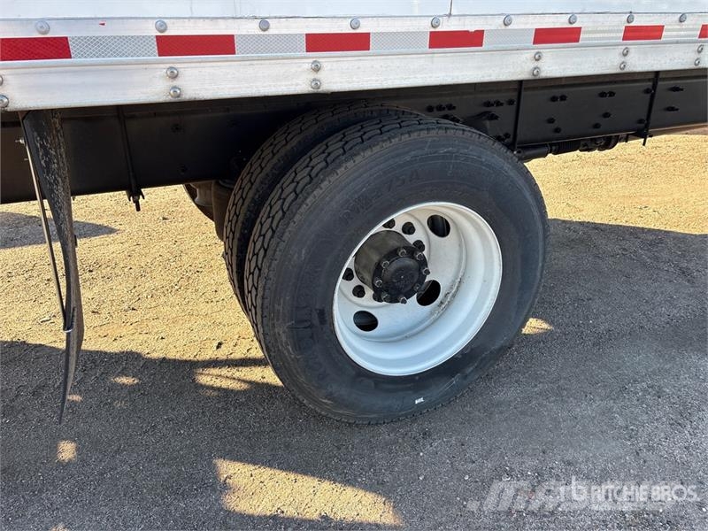 Freightliner M2106 4x2 Van Truck Camiones con caja de remolque