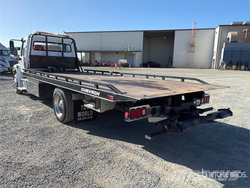 Freightliner M2106 4x2 Rollback Truck Евакуатори