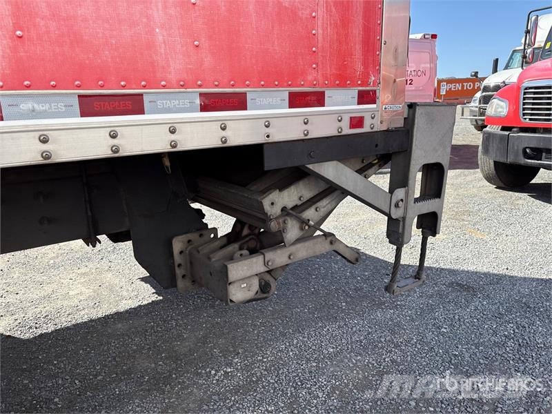 Freightliner M2106 4x2 Van Truck Fast kasse