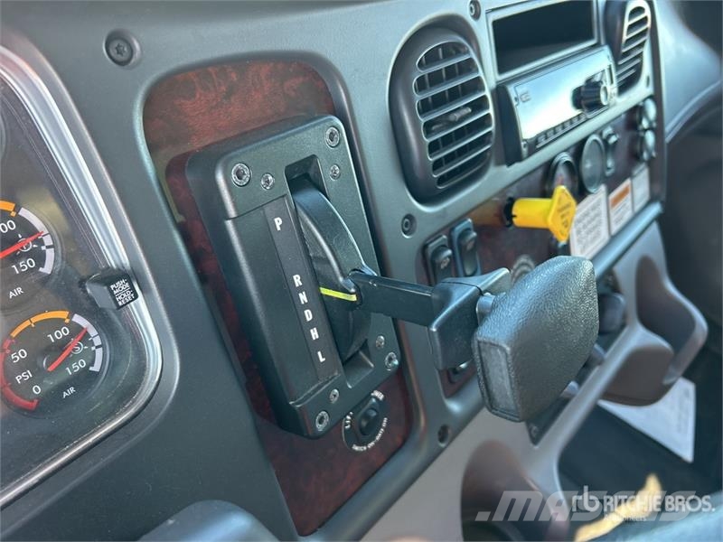 Freightliner M2106 4x2 Van Truck 탑차 트럭