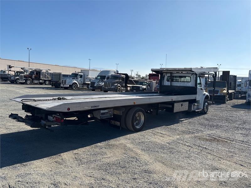 Freightliner M2106 4x2 Rollback Truck Hinausautot