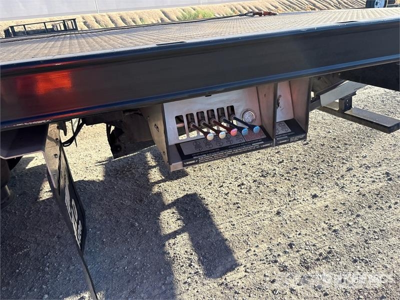 Freightliner M2106 6x2 Rollback Truck Евакуатори