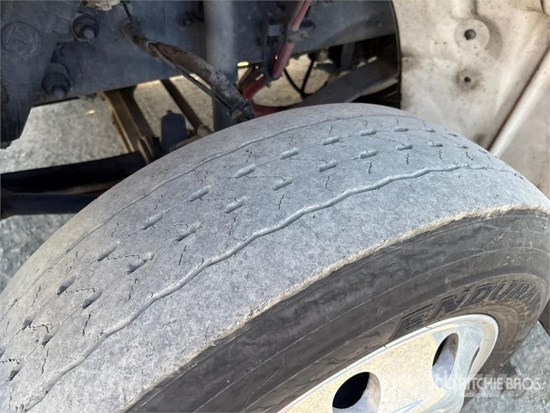 Freightliner M2106 6x2 Rollback Truck Евакуатори