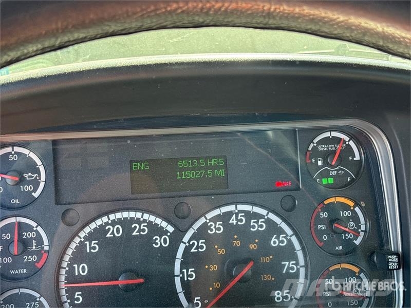 Freightliner M2106 6x2 Rollback Truck Евакуатори
