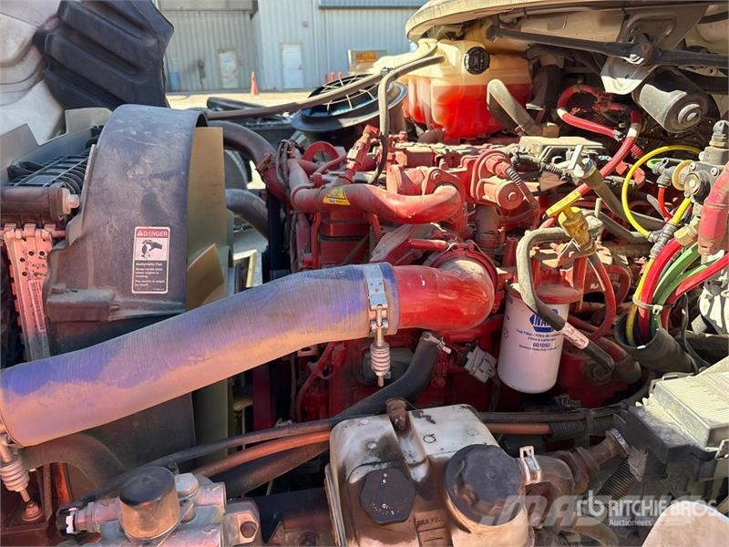 Freightliner M2106 6x2 Rollback Truck Евакуатори