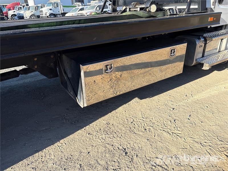 Freightliner M2106 6x2 Rollback Truck Евакуатори