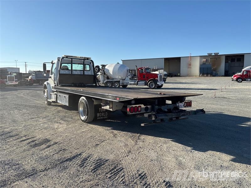 Freightliner M2106 6x2 Rollback Truck Евакуатори