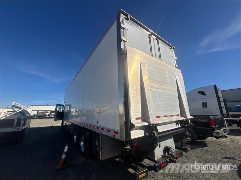 Freightliner M2106 6x4 Van Truck Kofferaufbau