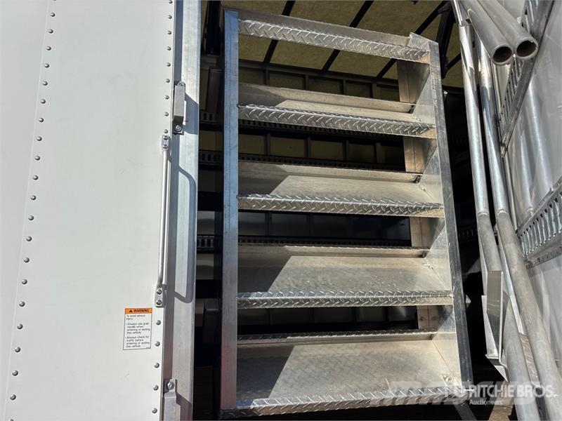 Freightliner M2106 6x4 Van Truck Kofferaufbau