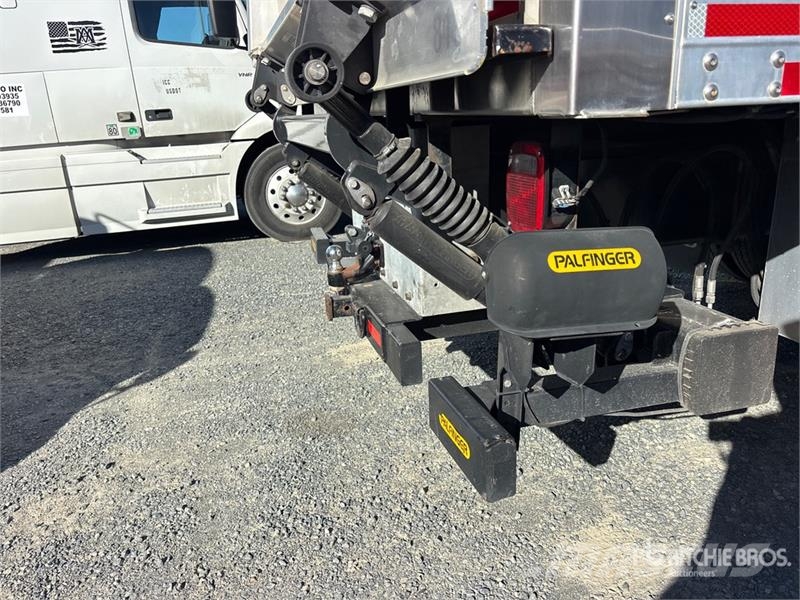 Freightliner M2106 6x4 Van Truck Kofferaufbau