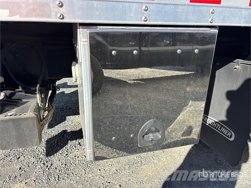 Freightliner M2106 6x4 Van Truck Kofferaufbau