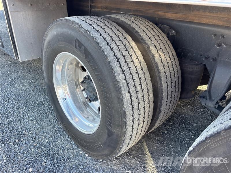 Freightliner M2106 6x4 Van Truck Kofferaufbau