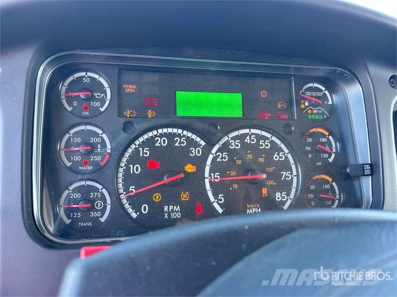 Freightliner M2106 6x4 Van Truck Kofferaufbau