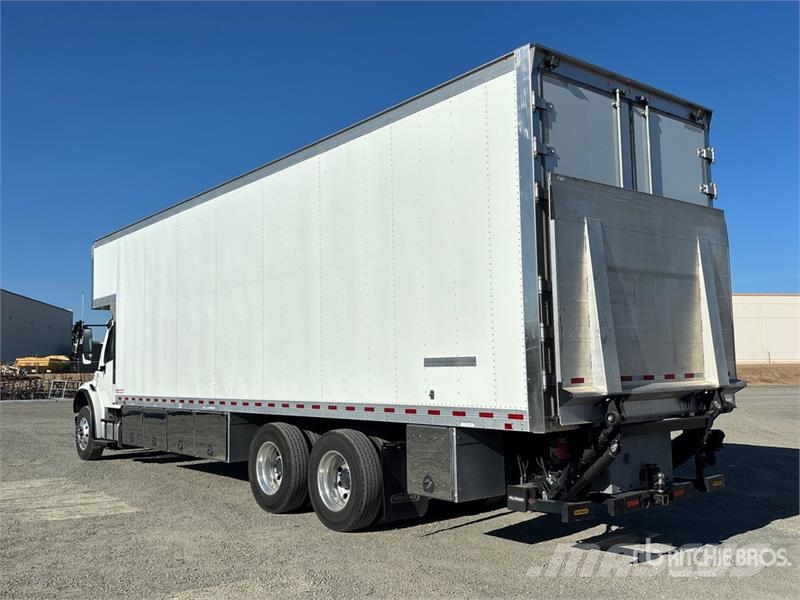Freightliner M2106 6x4 Van Truck Kofferaufbau