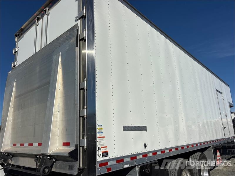 Freightliner M2106 6x4 Van Truck Kofferaufbau
