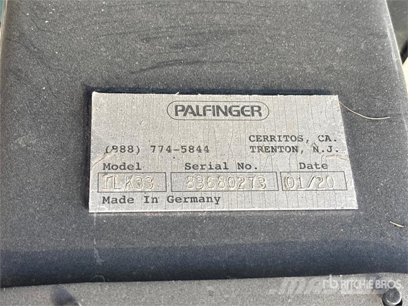 Freightliner M2106 6x4 Van Truck Kofferaufbau