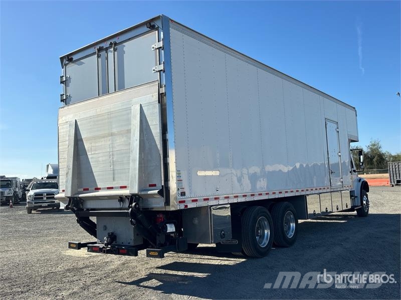 Freightliner M2106 6x4 Van Truck Kofferaufbau