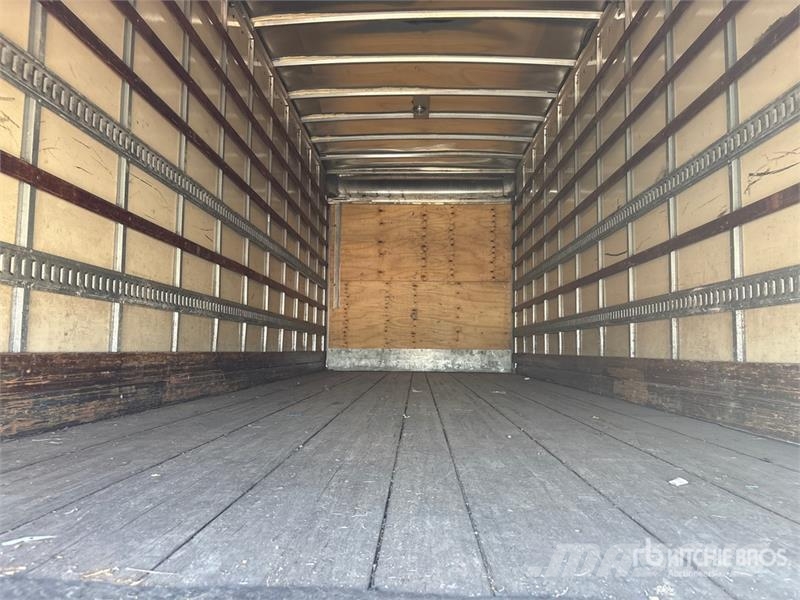Freightliner M2106 Van Truck Kapali kasa kamyonlar