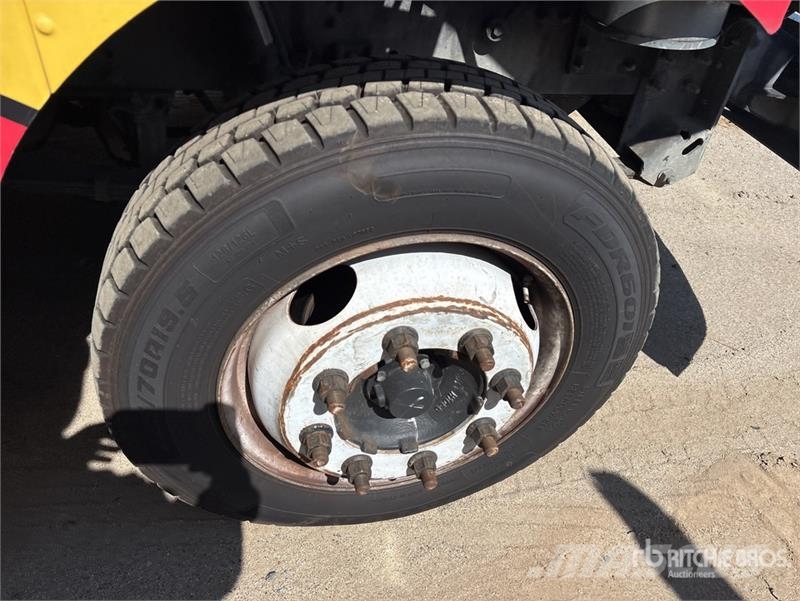 Freightliner MT45 هيكل صندوقي