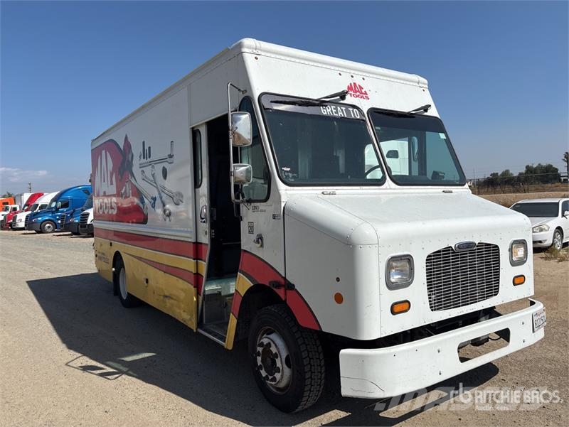 Freightliner MT45 هيكل صندوقي