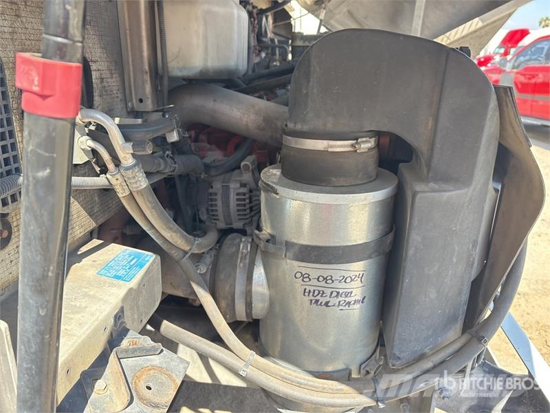 Freightliner MT45 هيكل صندوقي