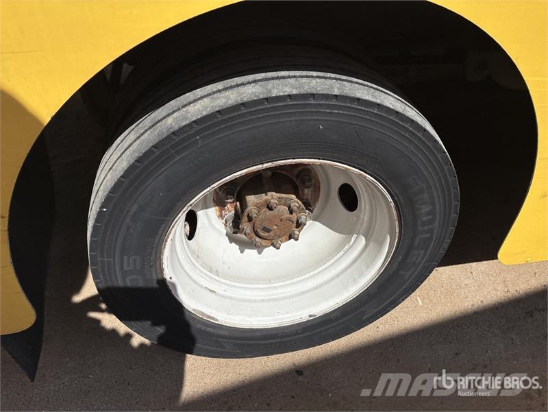 Freightliner MT45 هيكل صندوقي