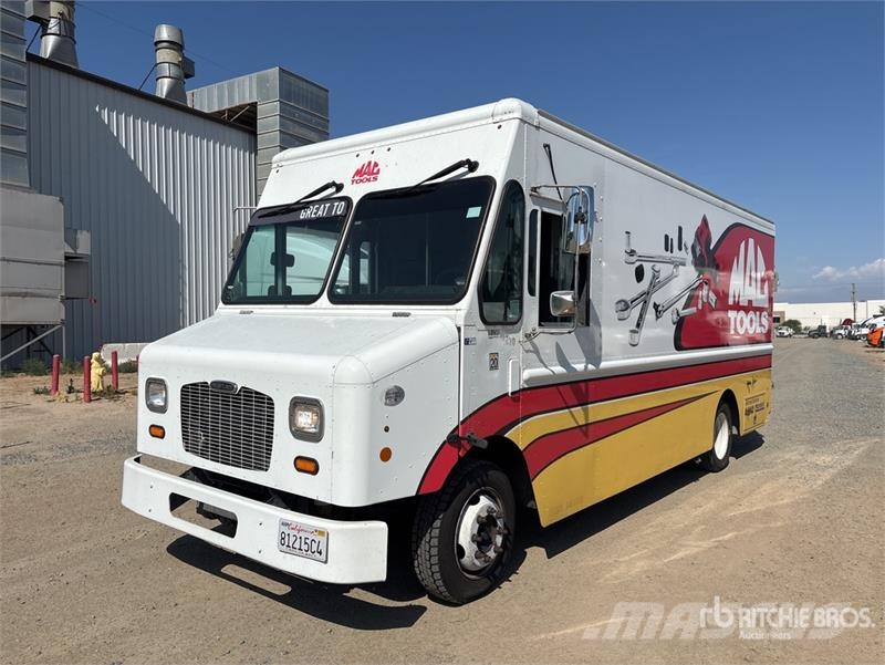 Freightliner MT45 هيكل صندوقي