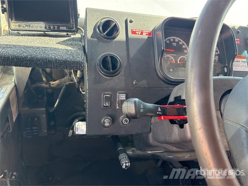 Freightliner MT45 هيكل صندوقي