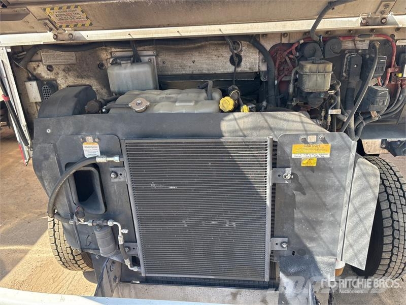 Freightliner MT45 هيكل صندوقي