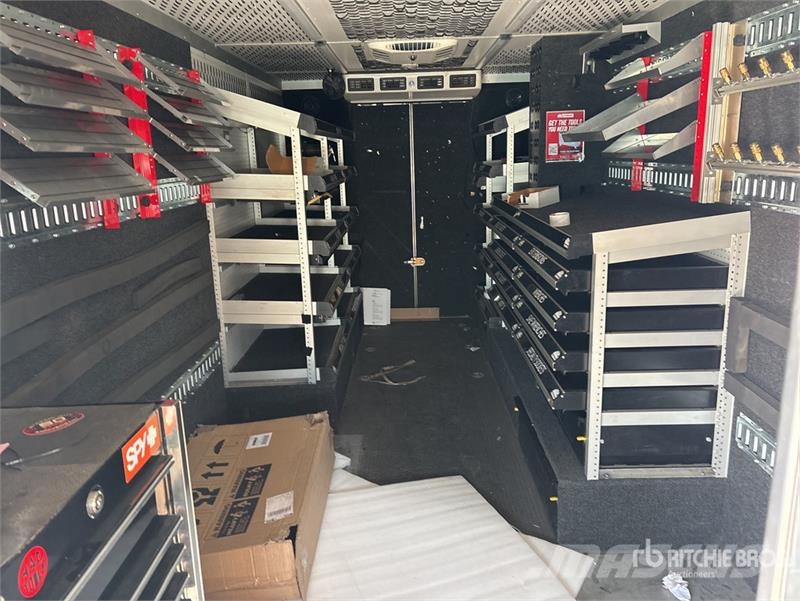 Freightliner MT45 هيكل صندوقي