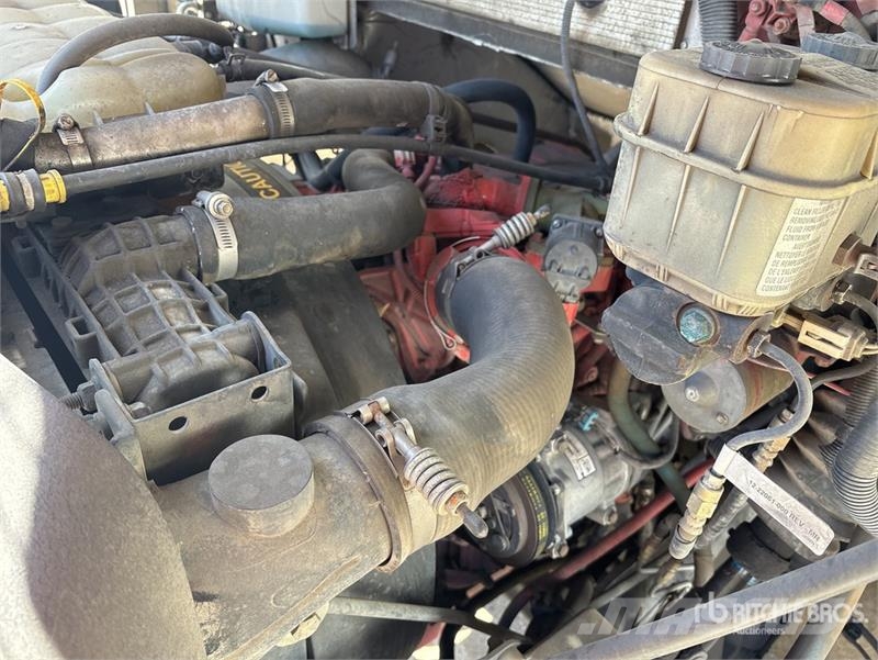 Freightliner MT45 هيكل صندوقي
