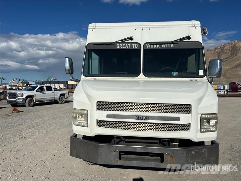 Freightliner MT55 Furgons