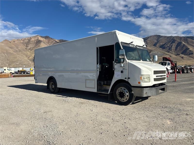 Freightliner MT55 Furgons