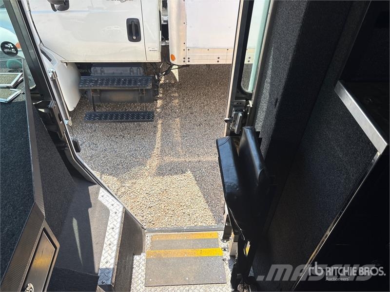 Freightliner MT55 Zabojni kombi