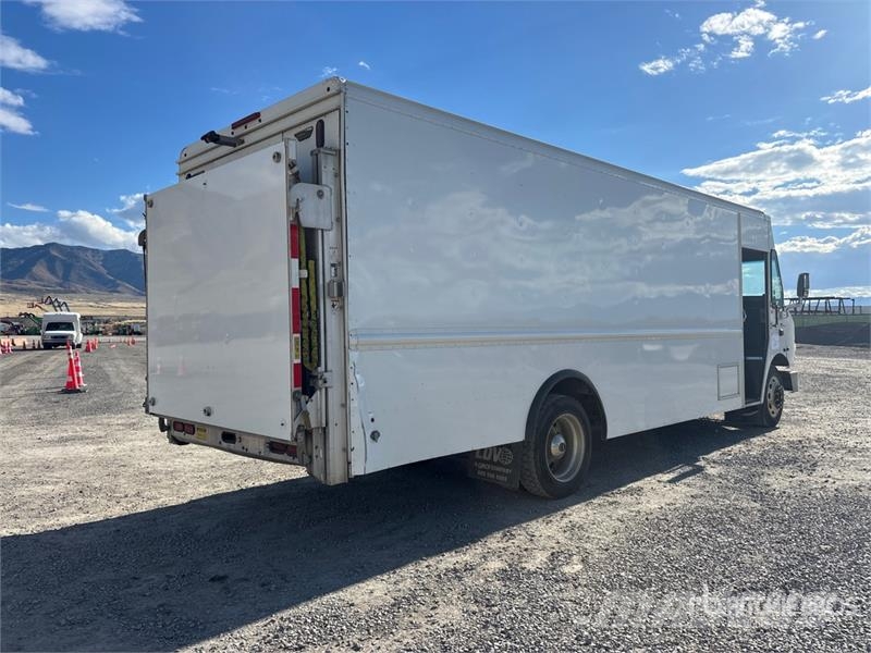Freightliner MT55 Furgons