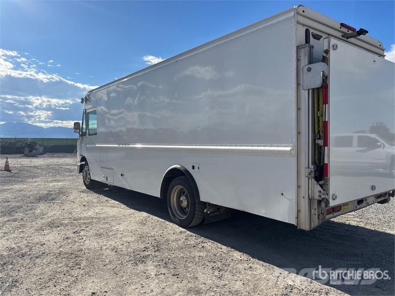 Freightliner MT55 Furgons