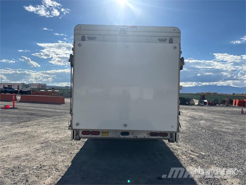 Freightliner MT55 Furgons